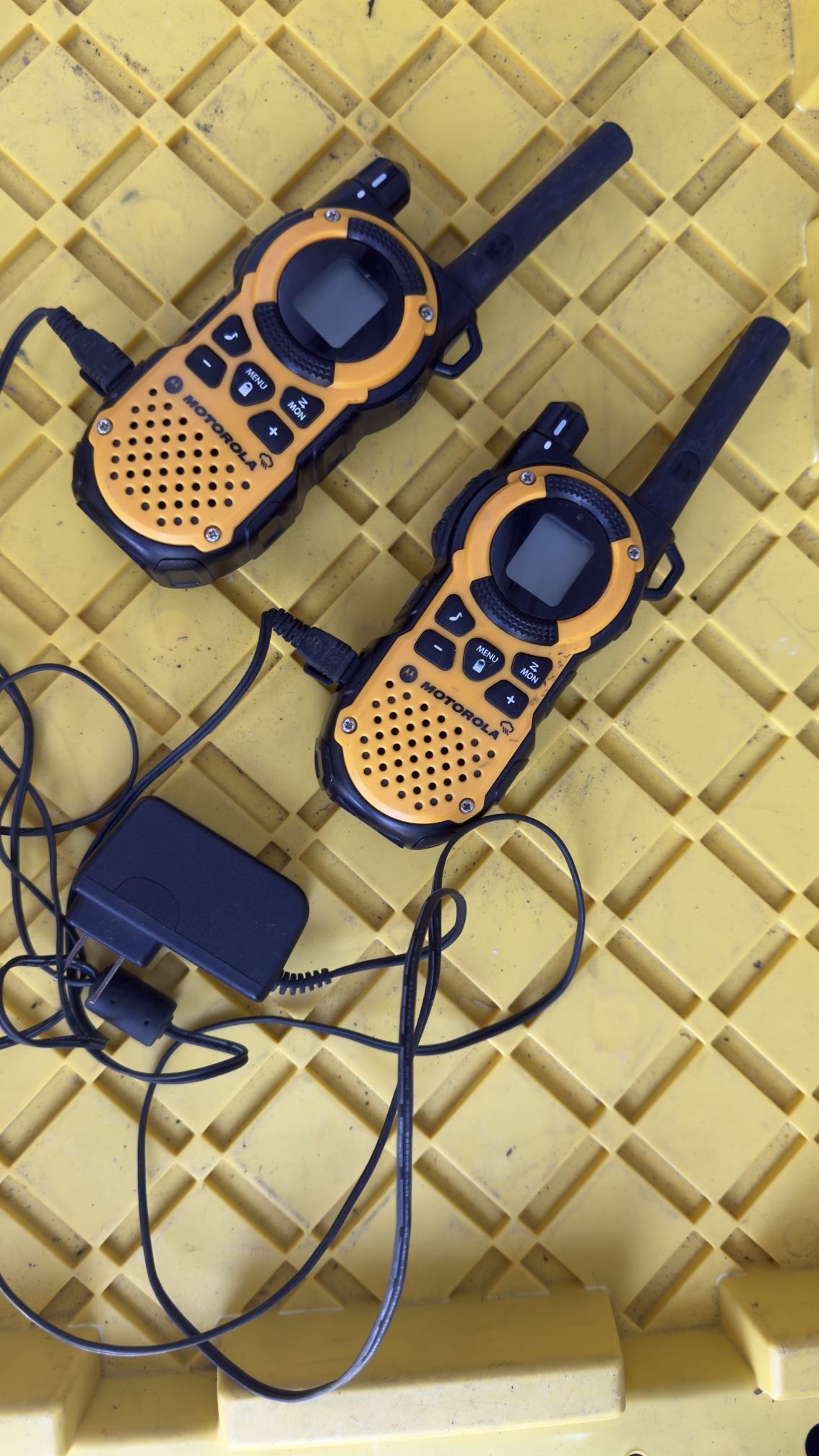 Motorola walkie talkies With Charger