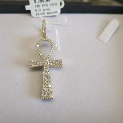 10k Gold Diamond Pendant 6.3 Grams Layaway Available 10% Down If You Interested Ask Maribel Thank You 