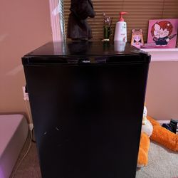 Haier Mini fridge