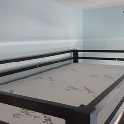 make me an offer comes with new bamboo mattress 