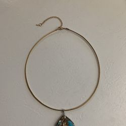 Turquoise w/metal necklace 