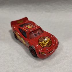 Disney Pixar Cars Lightning McQueen Lenticular Eyes Diecast Car Red