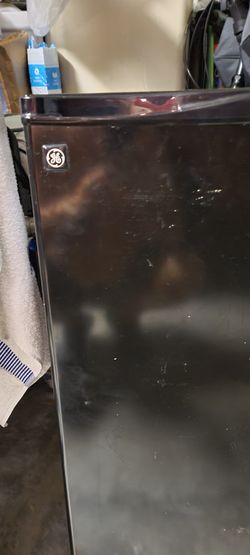 GE Black Mini Fridge