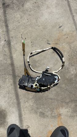 Lexus LS430 Door Actuator Lock Part
