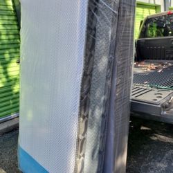 Twin Size Pillowtop Mattress + box spring. 