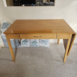 Desk/table