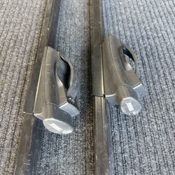 Thule Roof Rack Cross Bars - Lockable