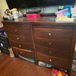 Bedroom dresser & 2 nightstands