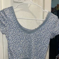 Aéropostale Small Light Blue Blouse With White & Yellow Daisies