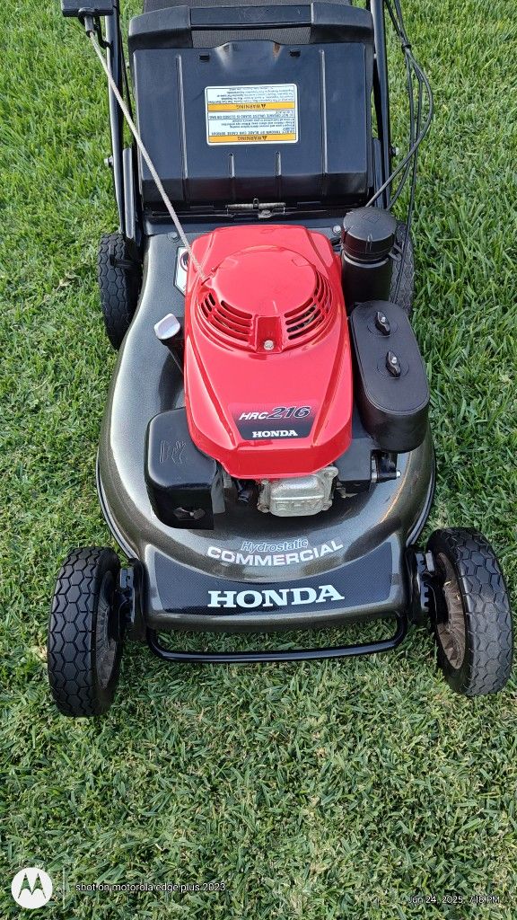 Honda HRC 216 Commercial Lawn Mower