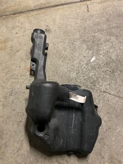 Mercedes E350 2010 Windshield Washer Fluid Reservoir
