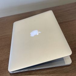 Apple MacBook Pro 13” Retina I5/8GB\256GB SSD $220