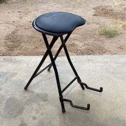 Foldable Guitar Stool With Built-In Stand