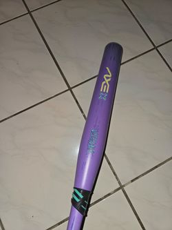 ASA/USA 26OZ AXE DISTURBANCE  ENLOADED SOFTBALL BAT.. MINT CONDITION.