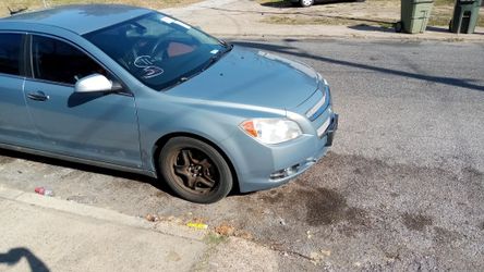 2009 Chevy Malibu no dents or nun beautiful car 3500obo ill work a deal