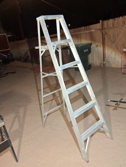 6ft  2 step aluminum ladder