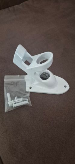 Rust free white flag pole holder