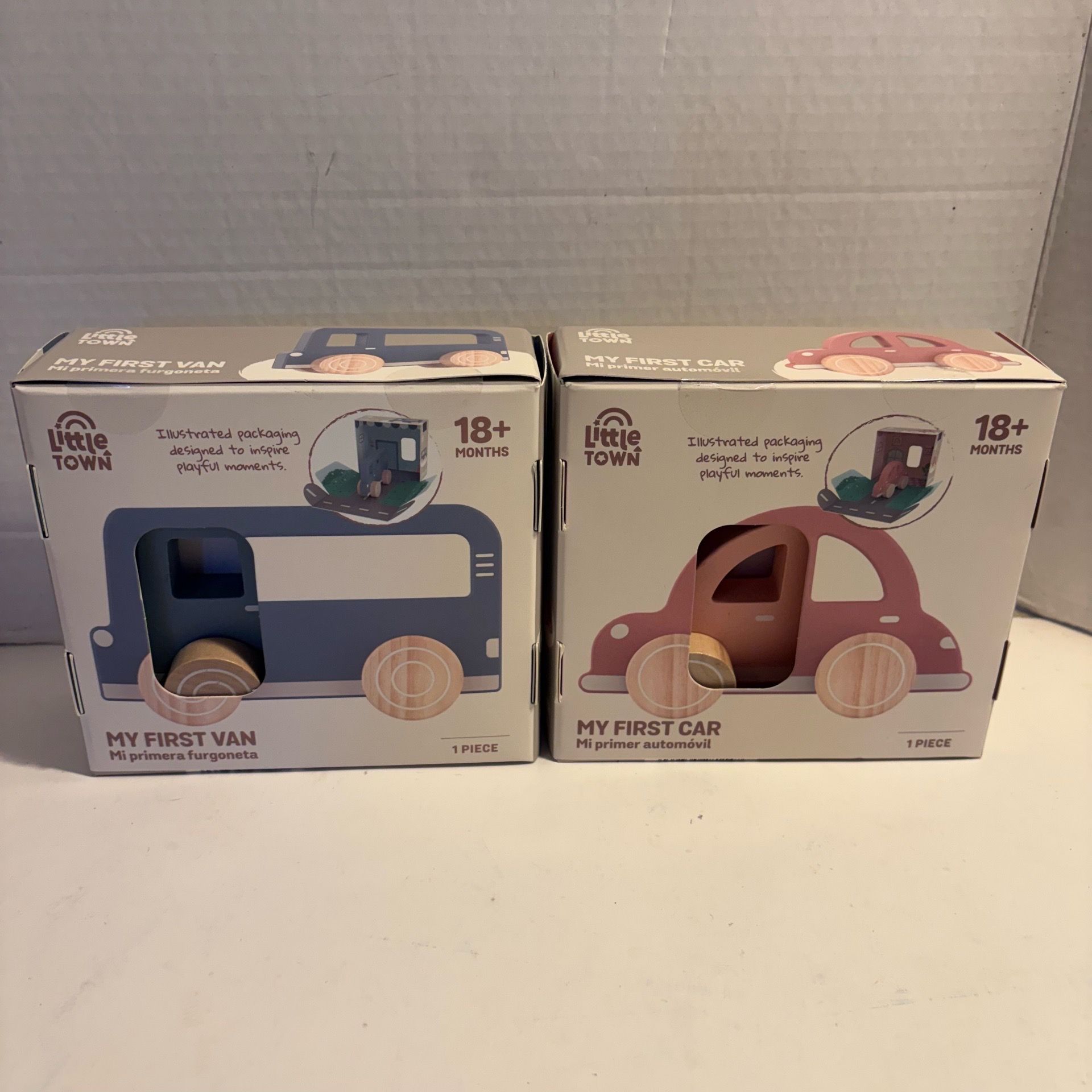 Little Town Set Of 2 Solid Wooden Pull Along Toys Van & Car & Play Box 18+mos