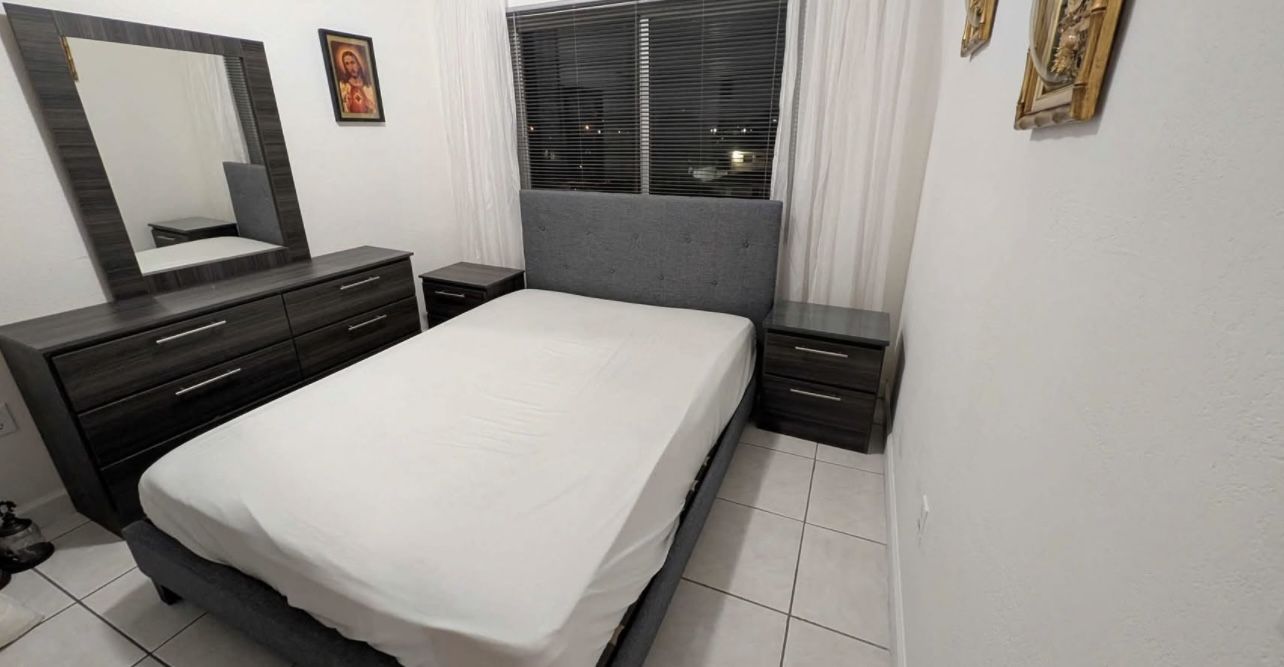 Bedroom Set - Juego De Cuarto