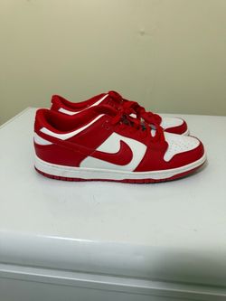 Men red nike dunks