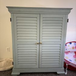 Armoire / Entertainment Center/ Tv Stand