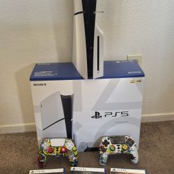 Ps5 Slim Disk Edition, with 2 controllers and 3 games. HABLO ESPANOL. NO TRADES, NO DELIVERY .