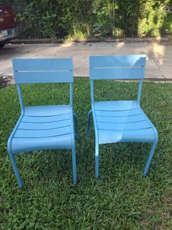 DOS sillas DE FIERRO PARA su PORCHE OR patio furniture chairs only 60$ each or 120$ both