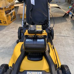 DEWALT 2x20V MAX 21 in. Cordless Battery Powered Self Propelled Lawn Mower Kit with (2) 10 Ah Batteries and Chargers