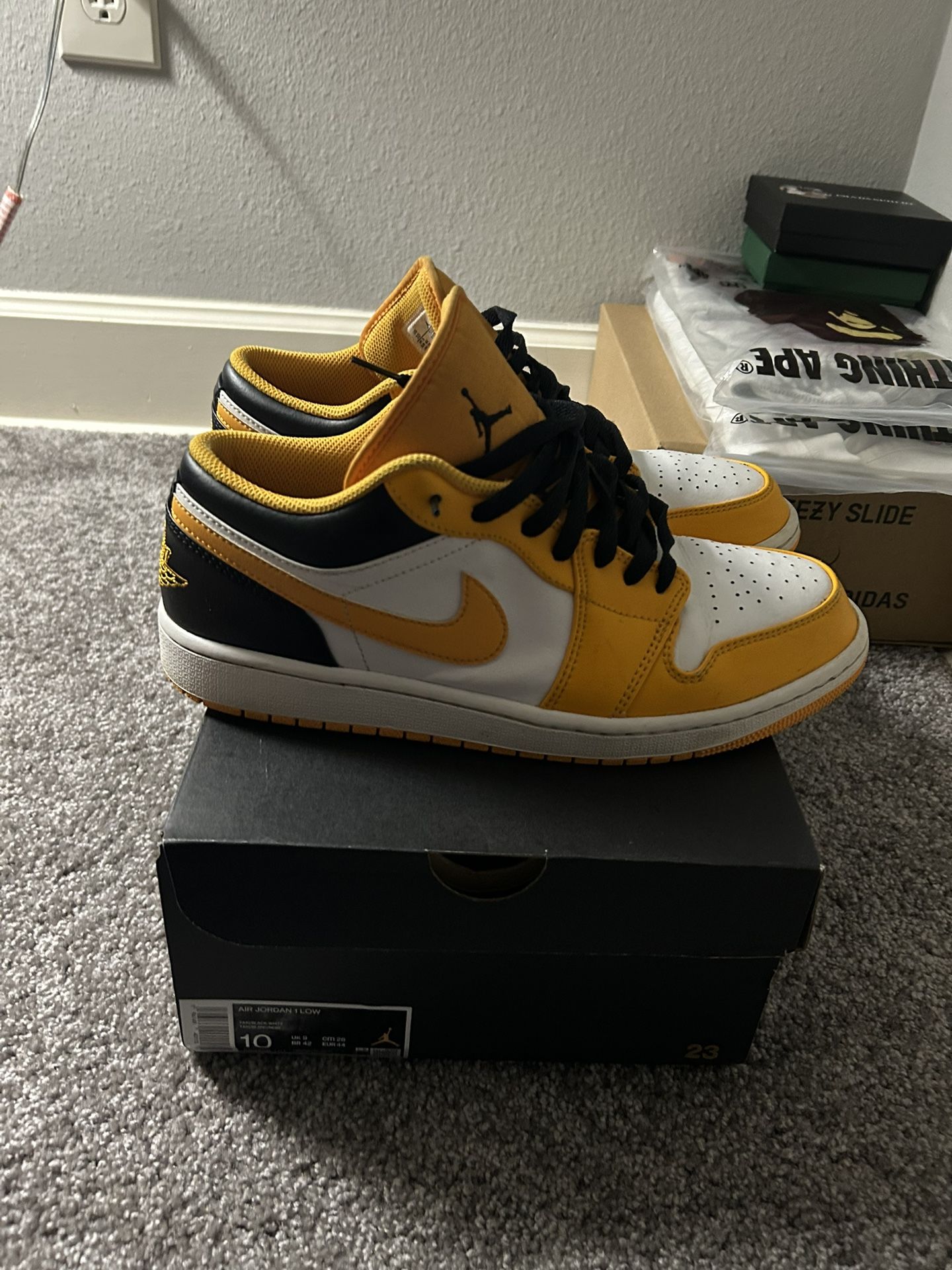 Jordan 1 Low Taxi 