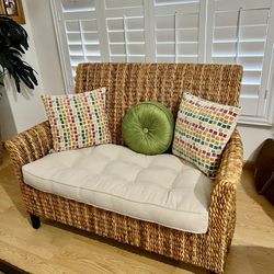 Indoor/outdoor Wicker Seating Set Bench And Chair
