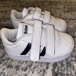 Toddlers Adidas Size 5
