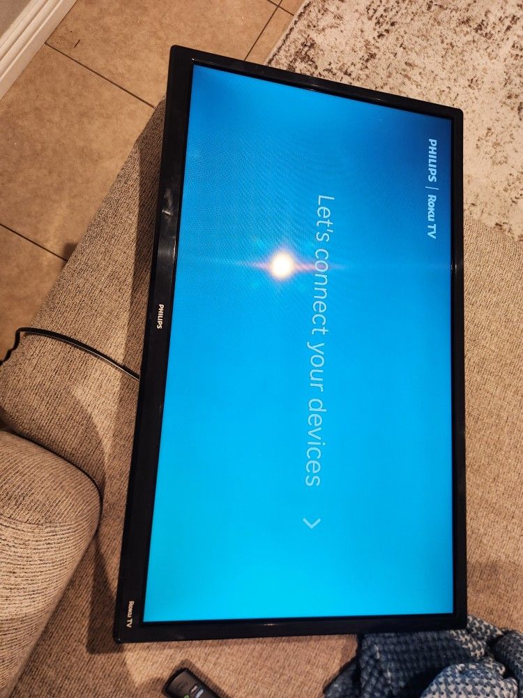 Phillips 32 IN ROKU TV