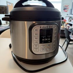 6 Quart Instant Pot - Gently Used