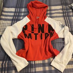 Hoodies & Sweatshirt 