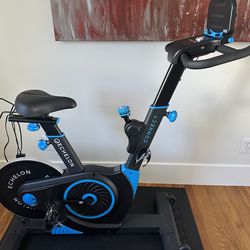 Echelon bike including floor mat