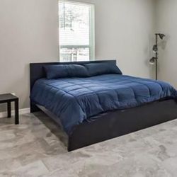 King Size Bed 2 Coffee Tables 