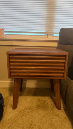 2 pieces wood side table