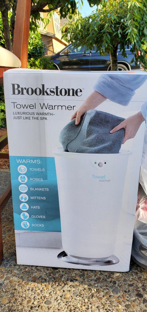 NIB Brookstone Towel Warmer