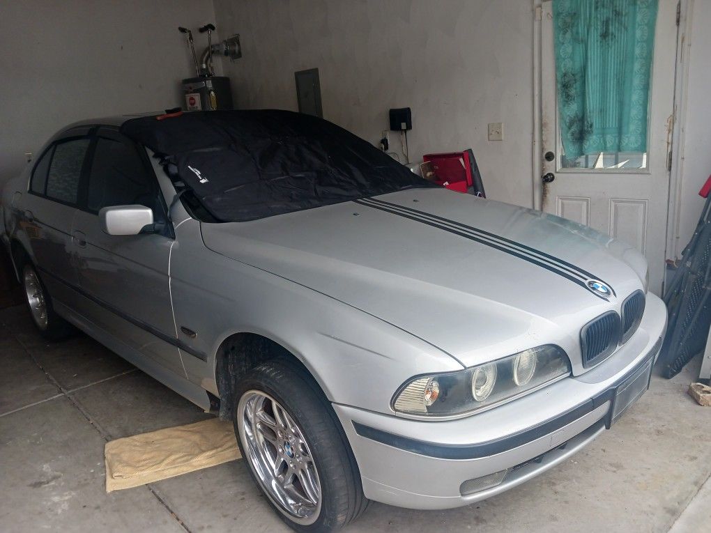 1999 BMW 540i