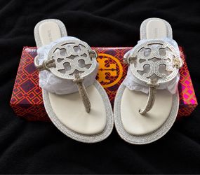 New Tory Burch Sandals Size 7.5 - White
