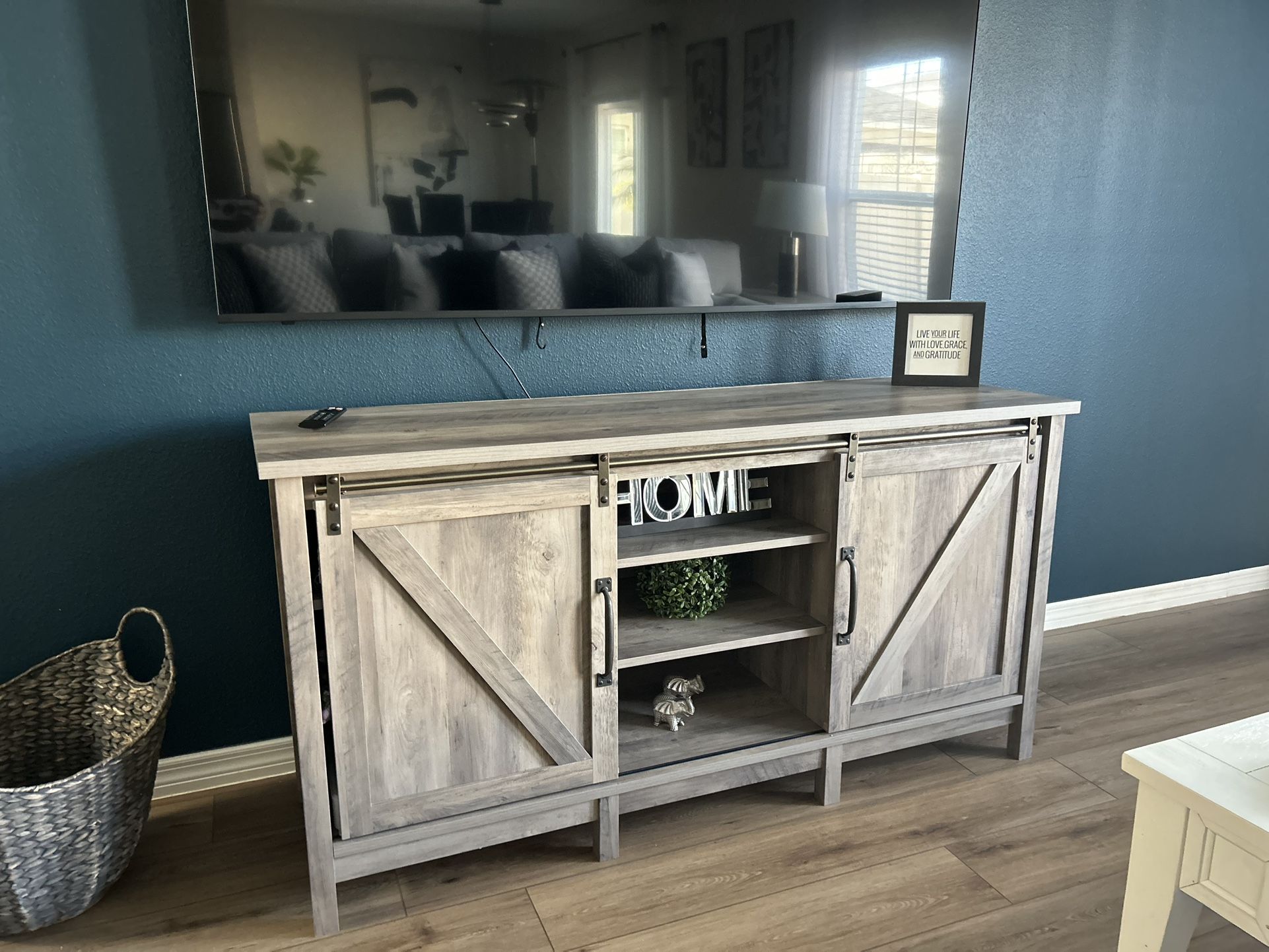 Farmhouse/rustic style console
