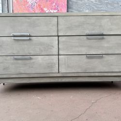 Solid Wood Long Dresser With Six Big Drawers In Good Condition All Drawers Open Just Fine 