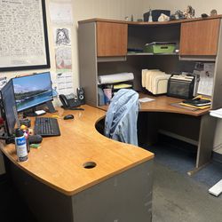 Office desks and Hutch 