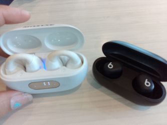 Beats earbuds//Mqsyxe earbuds