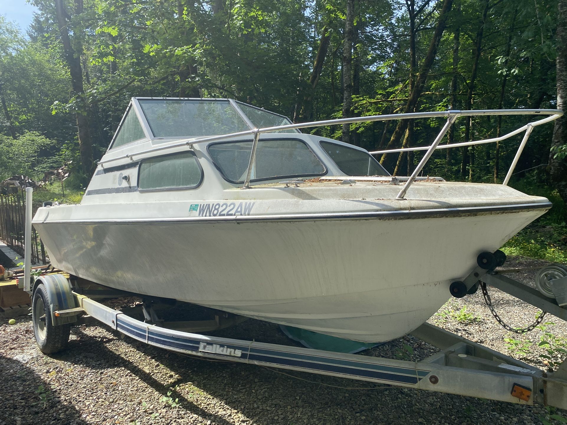 21’ Glassply Cabin Cruiser Boat