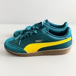 Men’s Pumas Size 9.5