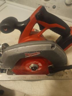 Milwaukee circular saw