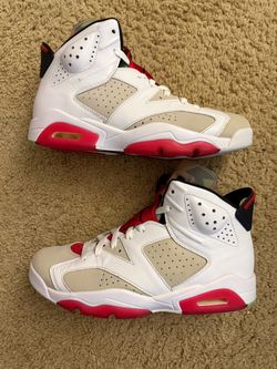 Size 10 (Used, no box, missing insoles) - Air Jordan 6 retro hare looney tunes