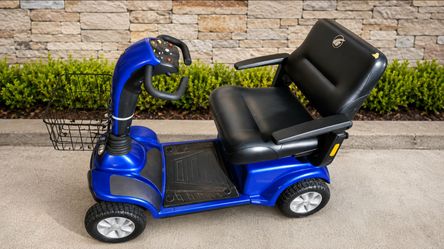 Electric mobility scooter