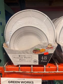 Member's Mark Premium Plastic Plates 48-Pack Brand New Only $9.99 EACH !